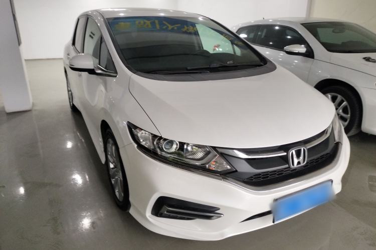 Used Honda Jade 2017 1.8L automatic Comfort version 5 seats Front Right 45 Deg