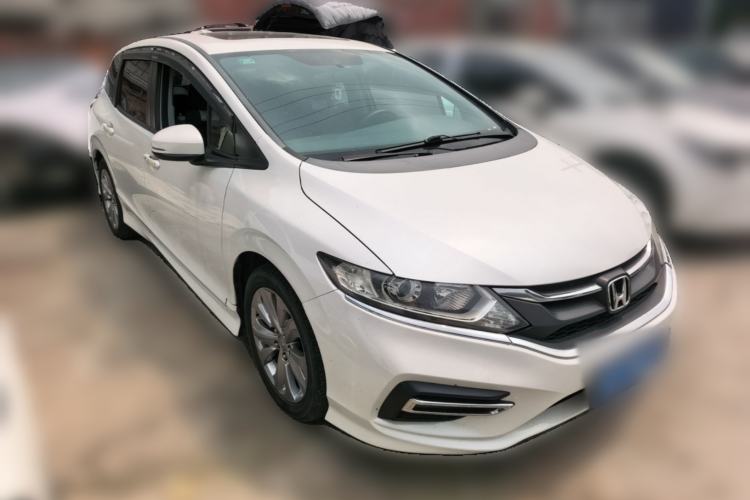 Used Honda Jade 2017 1.8L automatic Comfort version 5 seats Front Right 45 Deg