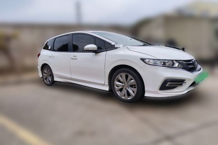 Used Honda Jade 2017 1.8L automatic Comfort version 5 seats Front Right 45 Deg