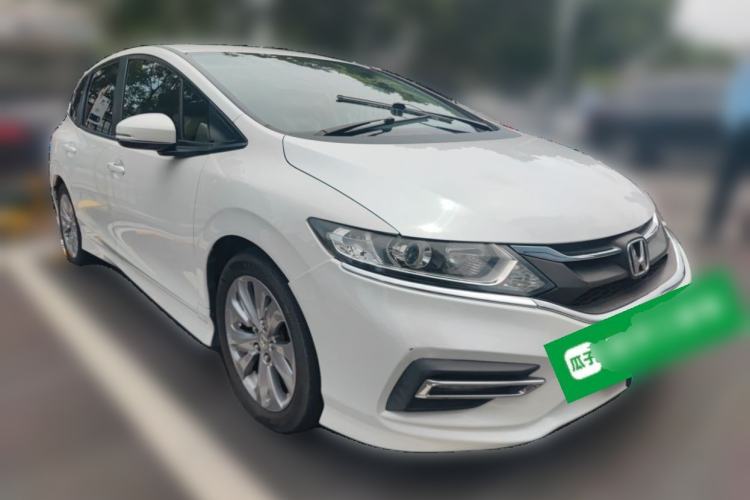 Used Honda Jade 2017 1.8L automatic Comfort version 5 seats Front Right 45 Deg