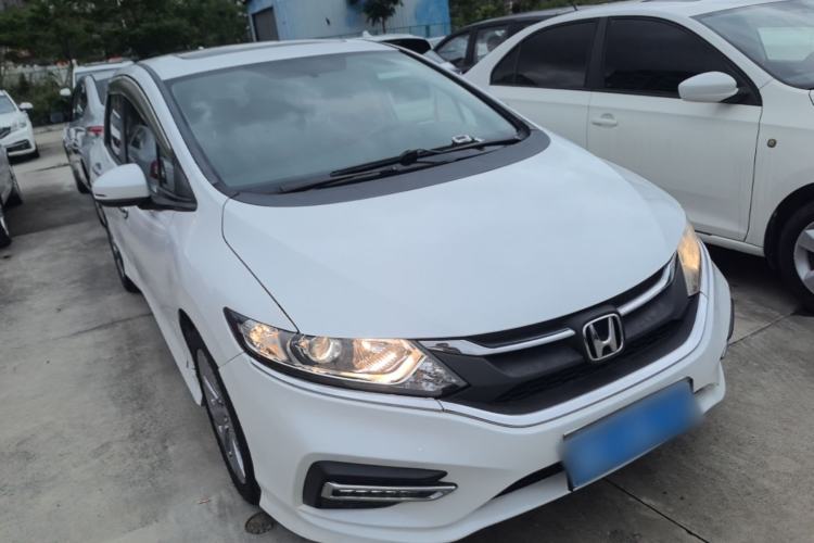 Used Honda Jade 2017 1.8L automatic Comfort version 5 seats Front Right 45 Deg