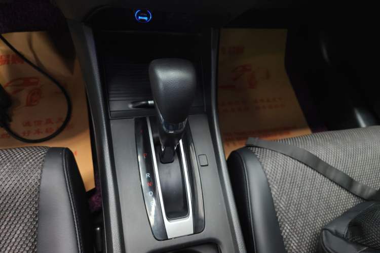 Used Honda Jade 2017 1.8L automatic Comfort version 5 seats Gear Lever