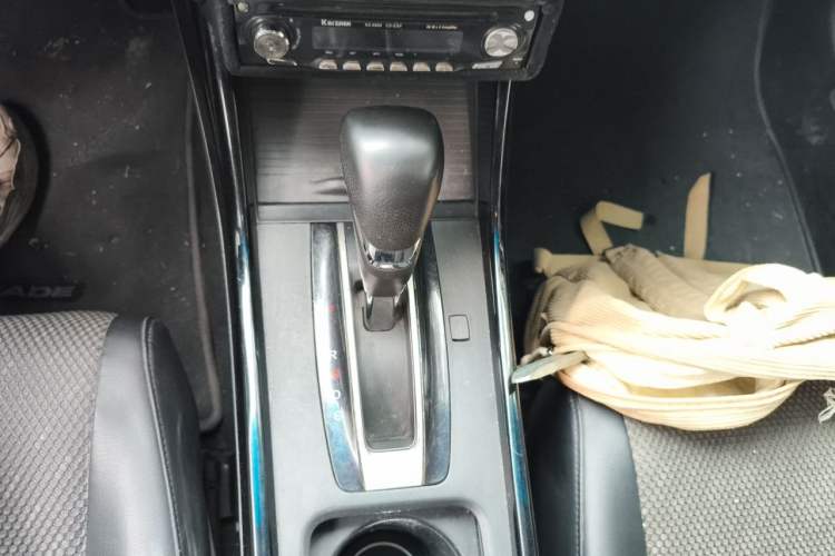 Used Honda Jade 2017 210TURBO CVT Fashion Edition 5-seater Gear Lever