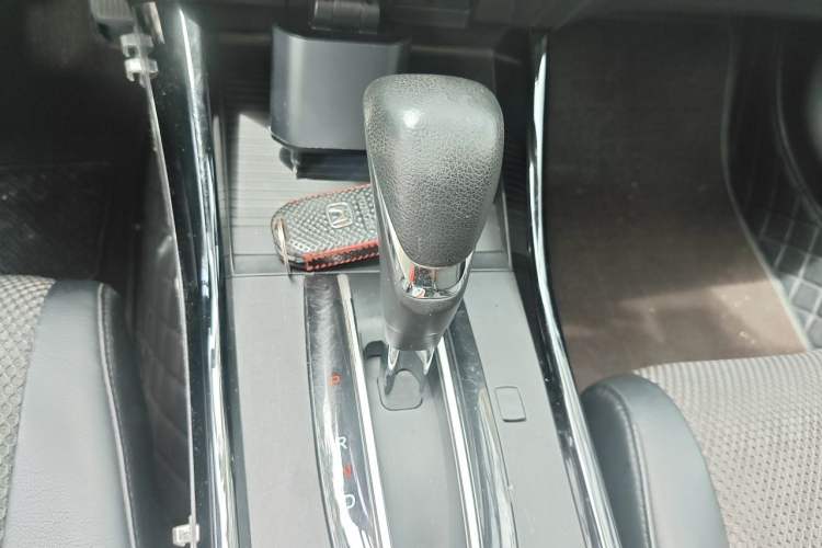 Used Honda Jade 2017 210TURBO CVT Fashion Edition 5-seater Gear Lever