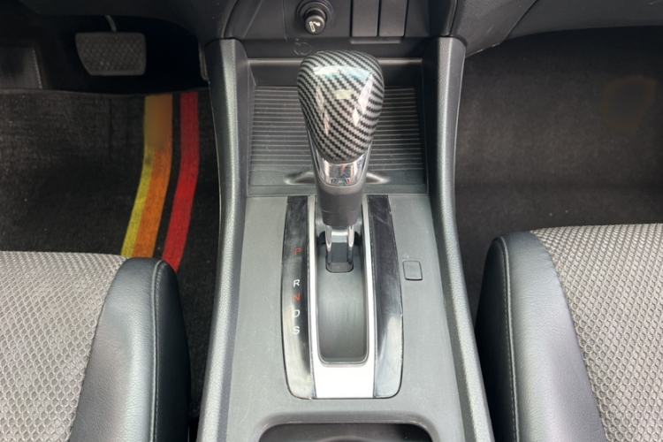 Used Honda Jade 2017 1.8L automatic Comfort version 5 seats Gear Lever