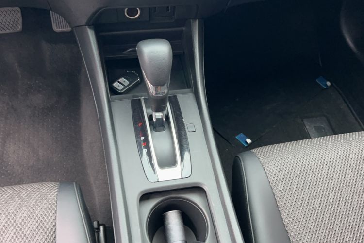 Used Honda Jade 2017 1.8L automatic Comfort version 5 seats Gear Lever