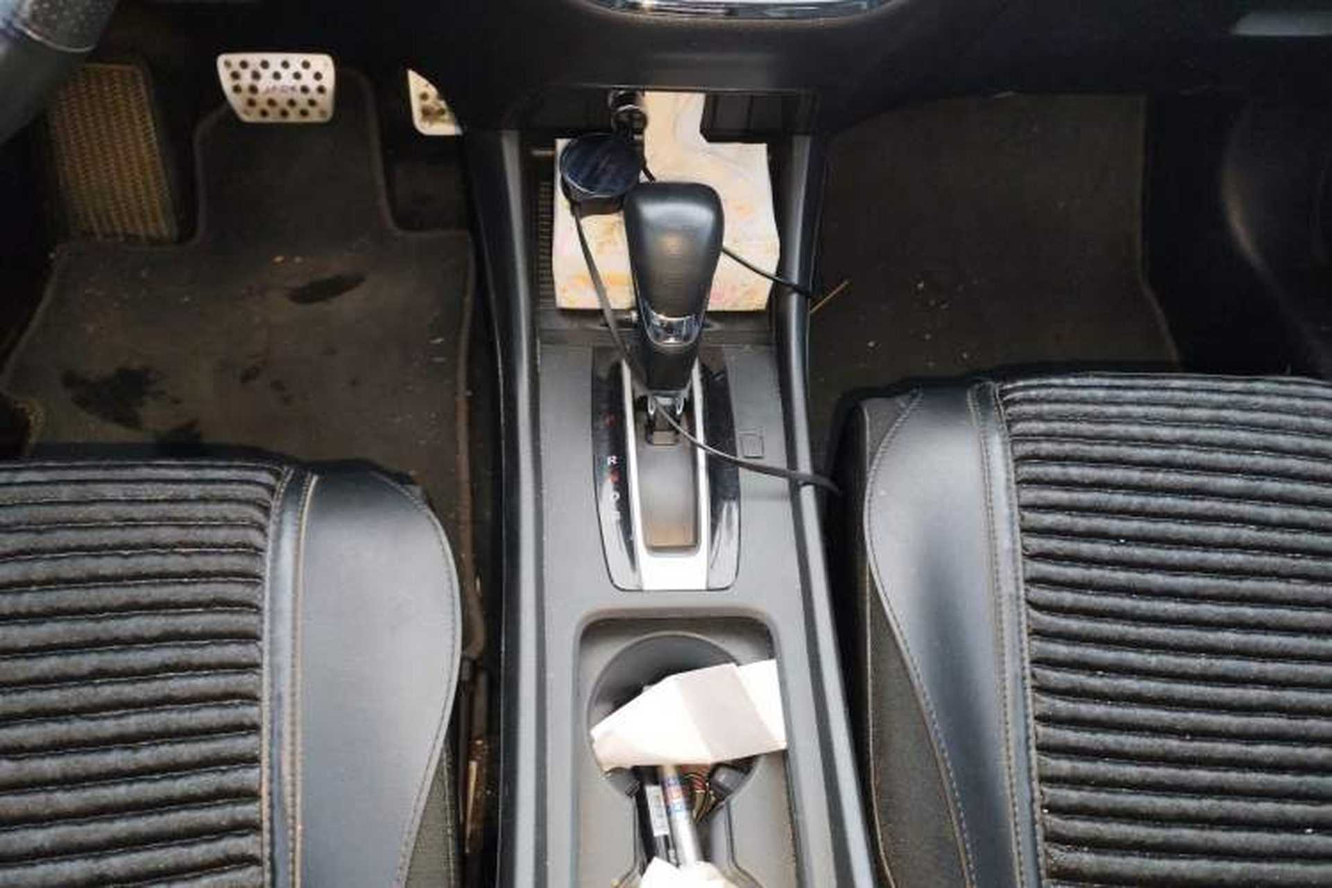 Used Honda Jade 2017 1.8L Automatic Classic Edition 5 seats Gear Lever