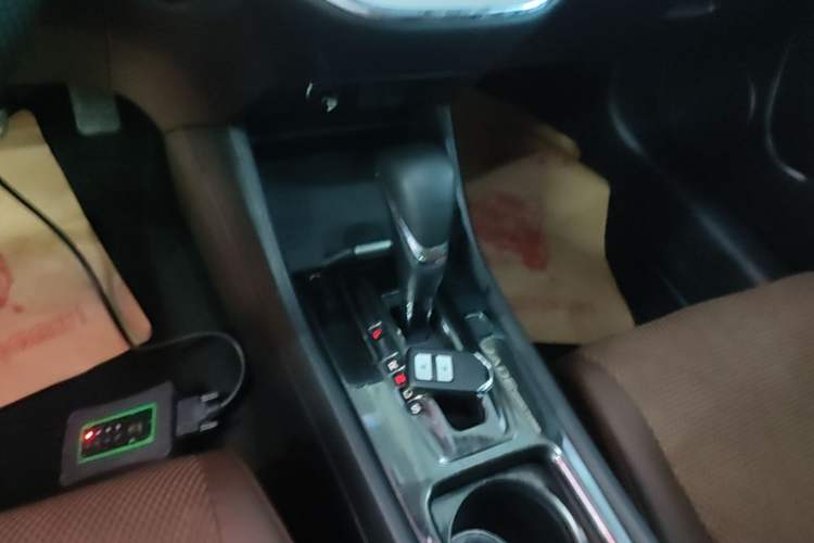 Used Honda Jade 2017 1.8L automatic Comfort version 6 seats Gear Lever