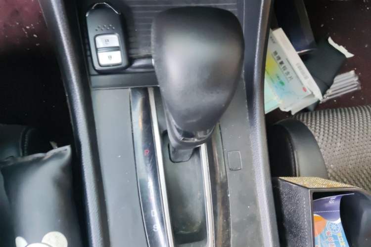 Used Honda Jade 2017 1.8L automatic Comfort version 5 seats Gear Lever