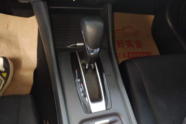 Used Honda Jade 2017 1.8L Automatic Classic Edition 5 seats Gear Lever
