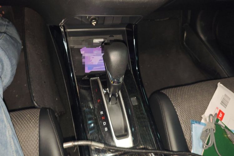 Used Honda Jade 2017 210TURBO CVT Fashion Edition 5-seater Gear Lever
