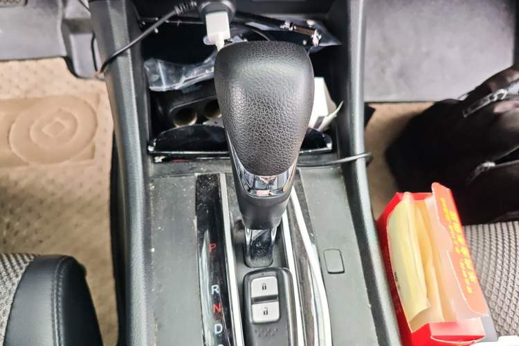 Used Honda Jade 2017 1.8L automatic Comfort version 5 seats Gear Lever