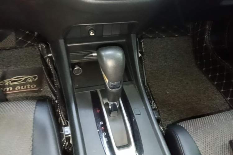 Used Honda Jade 2017 1.8L automatic Comfort version 5 seats Gear Lever