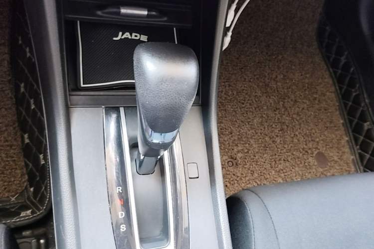Used Honda Jade 2017 1.8L Automatic Classic Edition 5 seats Gear Lever