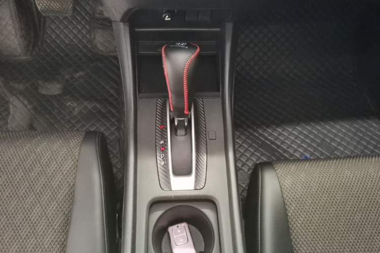 Used Honda Jade 2017 1.8L automatic Comfort version 5 seats Gear Lever