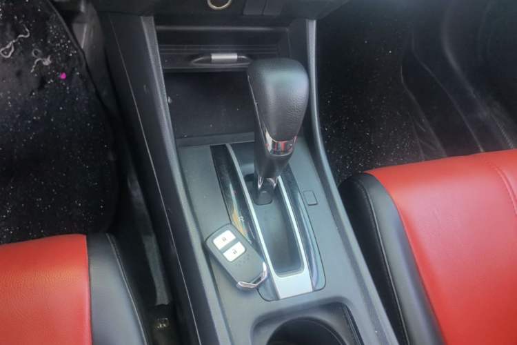 Used Honda Jade 2017 1.8L automatic Comfort version 5 seats Gear Lever