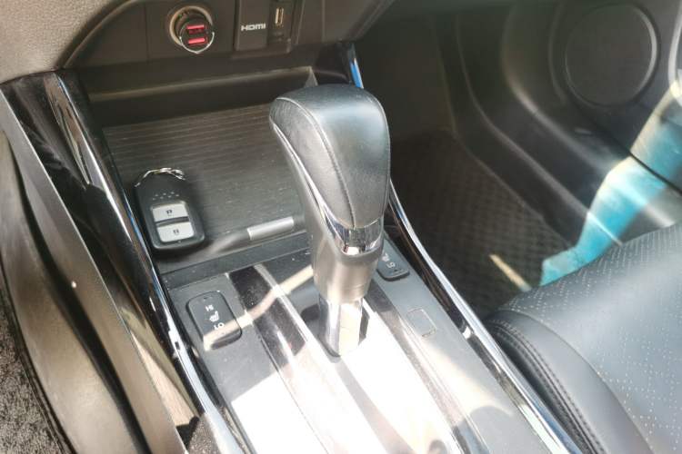 Used Honda Jade 2017 210 TURBO CVT Luxury Edition 5 Seats Gear Lever