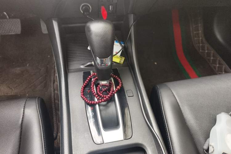 Used Honda Jade 2017 1.8L automatic Comfort version 5 seats Gear Lever