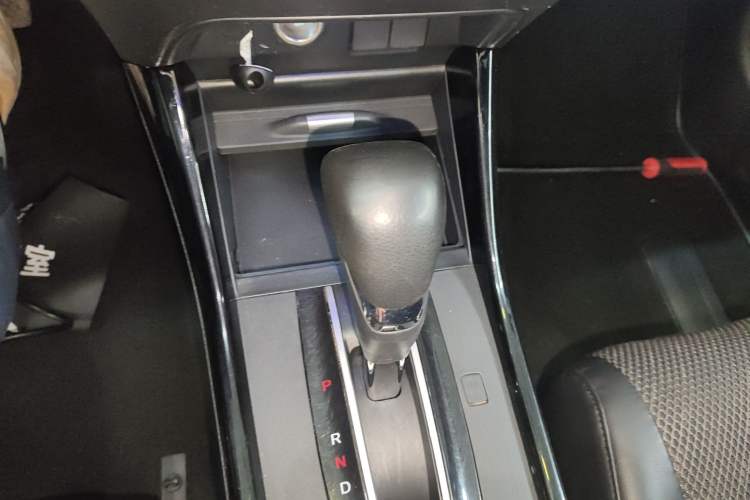 Used Honda Jade 2017 210TURBO CVT Fashion Edition 5-seater Gear Lever