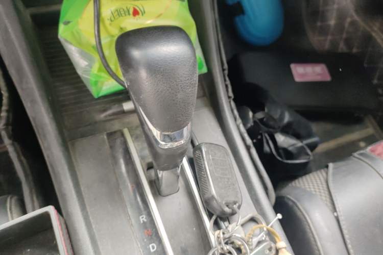 Used Honda Jade 2017 1.8L automatic Comfort version 5 seats Gear Lever