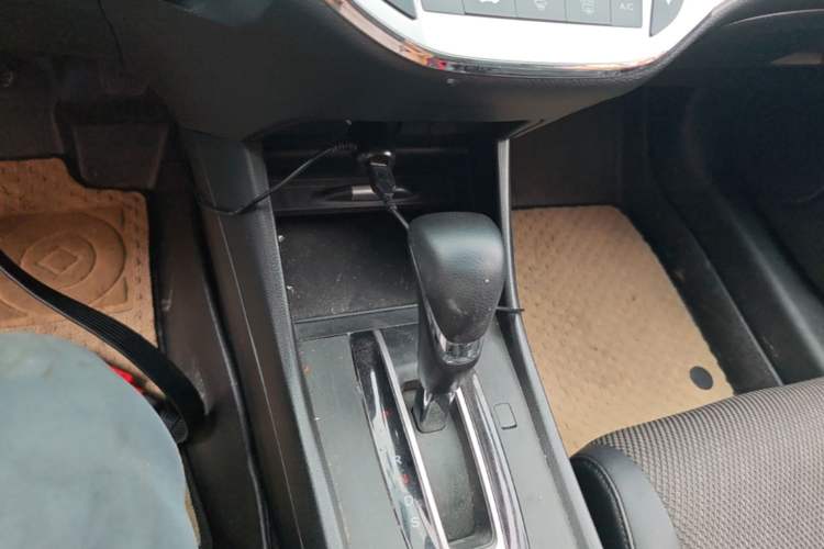 Used Honda Jade 2017 1.8L automatic Comfort version 5 seats Gear Lever