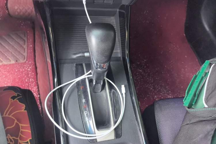 Used Honda Jade 2017 210TURBO CVT Fashion Edition 5-seater Gear Lever