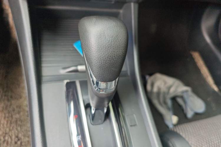 Used Honda Jade 2017 1.8L automatic Comfort version 5 seats Gear Lever