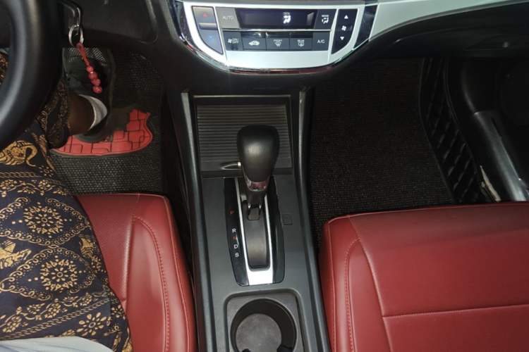Used Honda Jade 2017 1.8L Automatic Classic Edition 5 seats Gear Lever