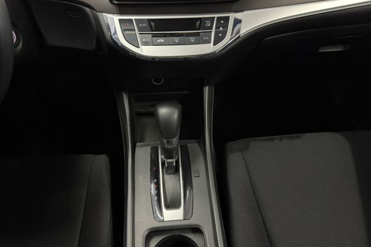 Used Honda Jade 2017 1.8L Automatic Classic Edition 5 seats Gear Lever