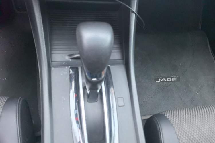Used Honda Jade 2017 1.8L automatic Comfort version 5 seats Gear Lever