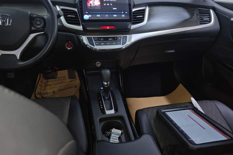 Used Honda Jade 2017 210TURBO CVT Fashion Edition 5-seater Gear Lever