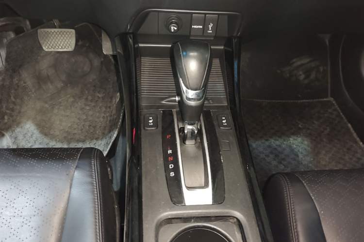 Used Honda Jade 2017 210 TURBO CVT Luxury Edition 5 Seats Gear Lever