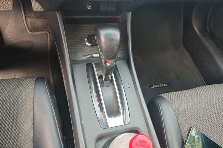 Used Honda Jade 2017 1.8L automatic Comfort version 5 seats Gear Lever