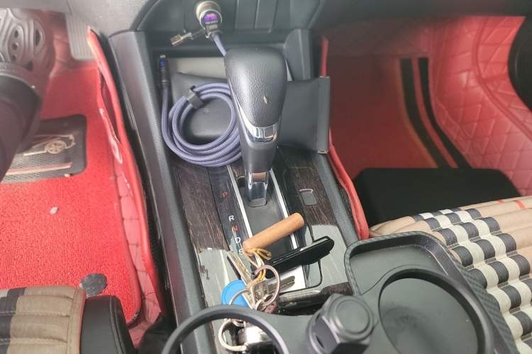 Used Honda Jade 2017 1.8L automatic Comfort version 5 seats Gear Lever