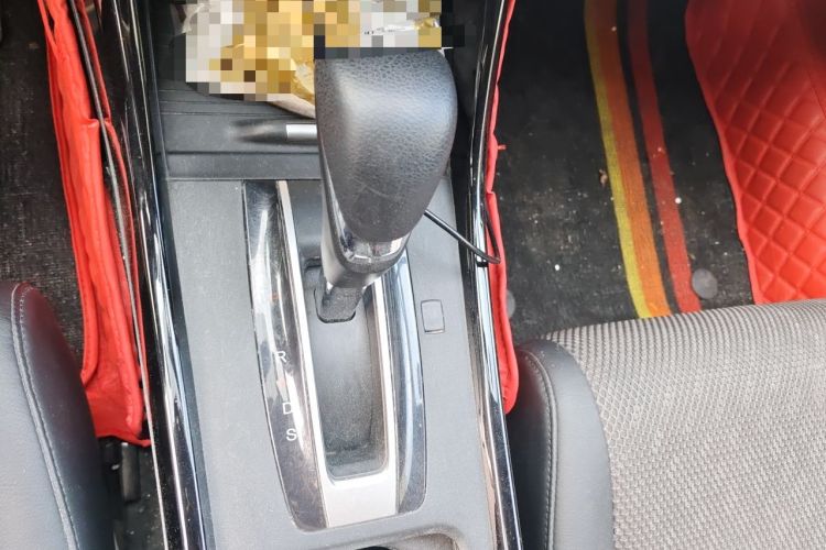 Used Honda Jade 2017 210TURBO CVT Fashion Edition 5-seater Gear Lever