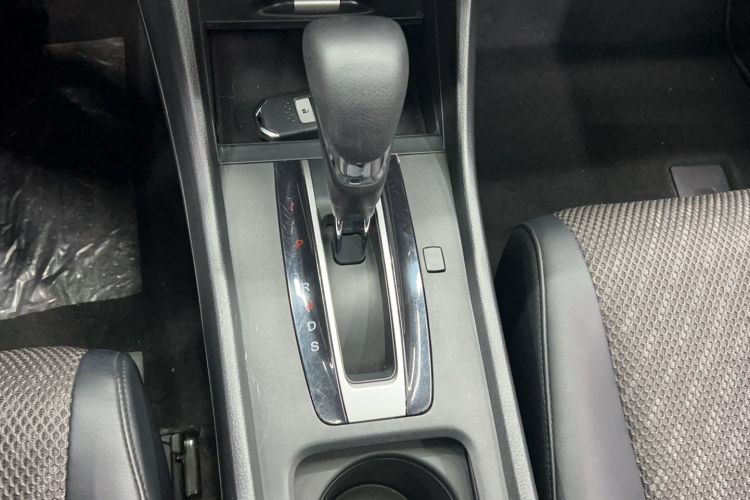 Used Honda Jade 2017 1.8L automatic Comfort version 5 seats Gear Lever