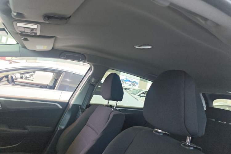 Used Honda Jade 2017 1.8L Automatic Classic Edition 5 seats Headliner