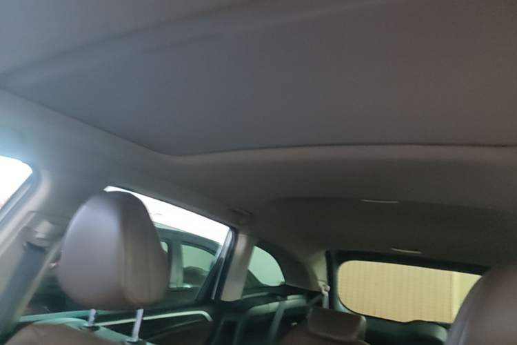 Used Honda Jade 2017 1.8L automatic Comfort version 6 seats Headliner