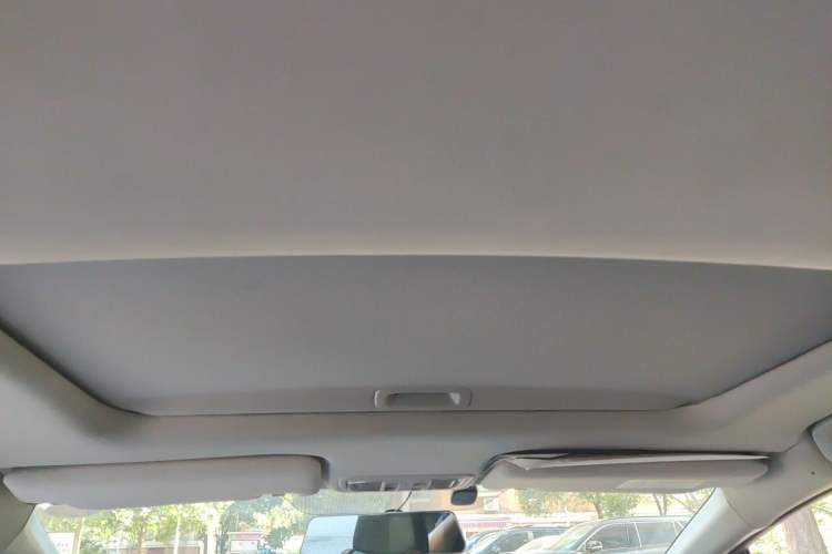 Used Honda Jade 2017 1.8L automatic Comfort version 5 seats Headliner