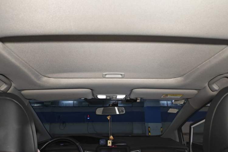 Used Honda Jade 2017 1.8L automatic Comfort version 5 seats Headliner