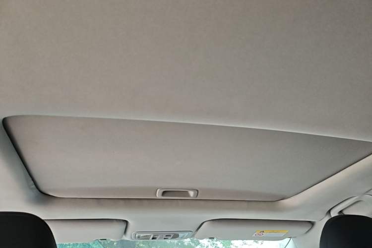 Used Honda Jade 2017 1.8L automatic Comfort version 5 seats Headliner