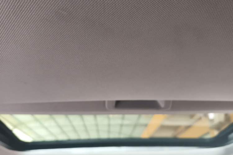 Used Honda Jade 2017 1.8L automatic Comfort version 5 seats Headliner