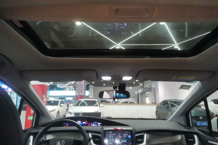 Used Honda Jade 2017 1.8L automatic Comfort version 5 seats Headliner
