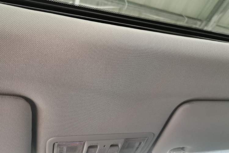 Used Honda Jade 2017 1.8L automatic Comfort version 5 seats Headliner