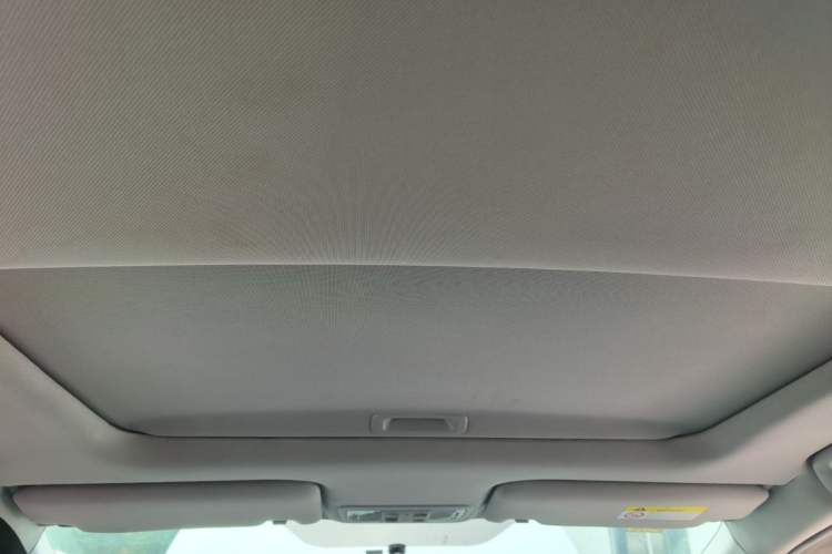 Used Honda Jade 2017 1.8L automatic Comfort version 5 seats Headliner