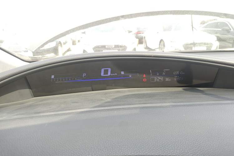 Used Honda Jade 2017 1.8L automatic Comfort version 5 seats Instrument Cluster