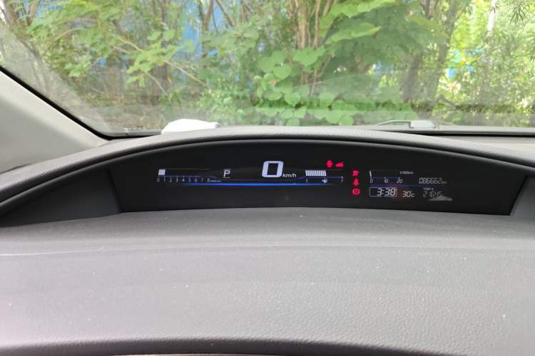 Used Honda Jade 2017 1.8L automatic Comfort version 5 seats Instrument Cluster