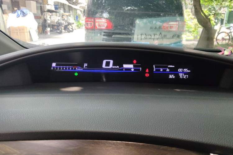 Used Honda Jade 2017 1.8L automatic Comfort version 5 seats Instrument Cluster