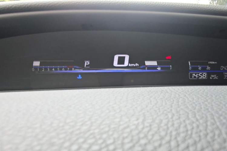 Used Honda Jade 2017 1.8L automatic Comfort version 5 seats Instrument Cluster
