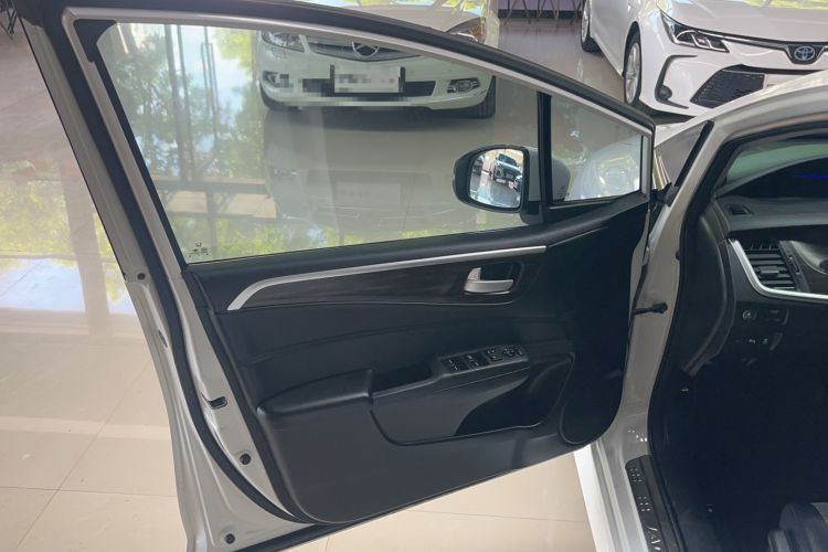 Used Honda Jade 2017 1.8L automatic Comfort version 5 seats Interior 1